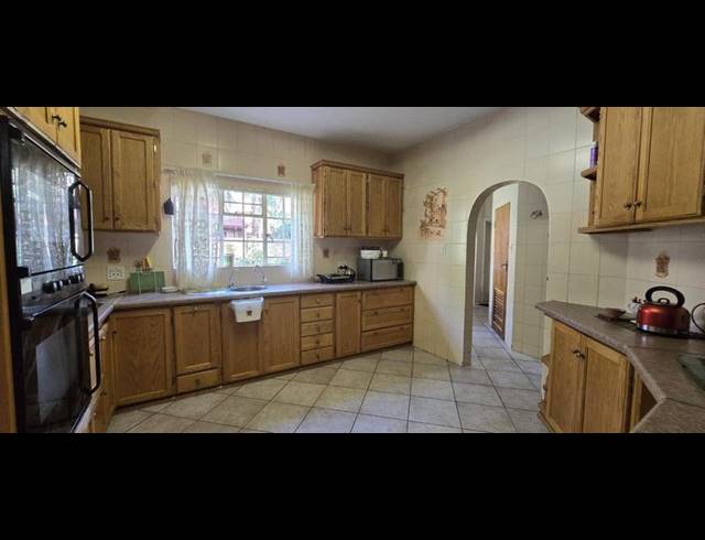 6 BEDROOM HOUSE FOR SALE IN AMANDASIG